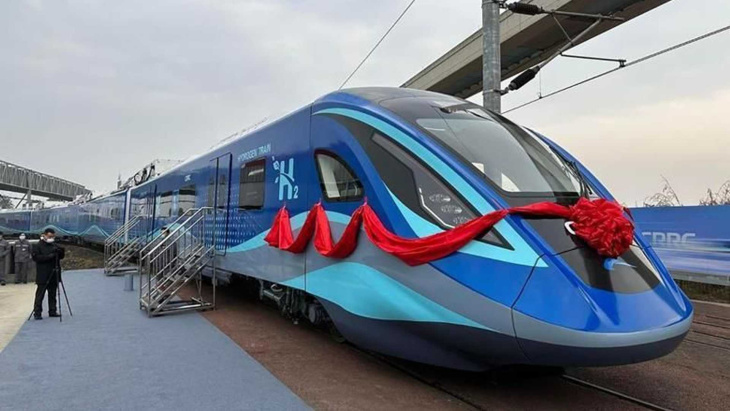 primeiro trem urbano movido a hidrogênio do mundo é apresentado