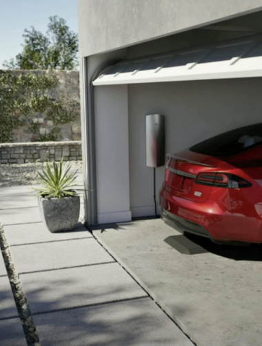 Tesla revela estação sem fio para carregar veículos elétricos
