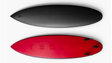 Prancha de surf da Tesla esgota em poucas horas