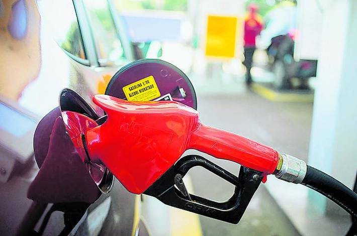 gasolina sobe 9% em março e fica mais cara em todas as regiões brasileiras