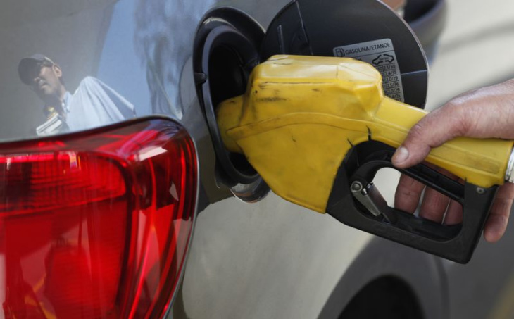 diesel recua mais de 3% na 1ª parte de março; gasolina e etanol sobem, diz ticket log