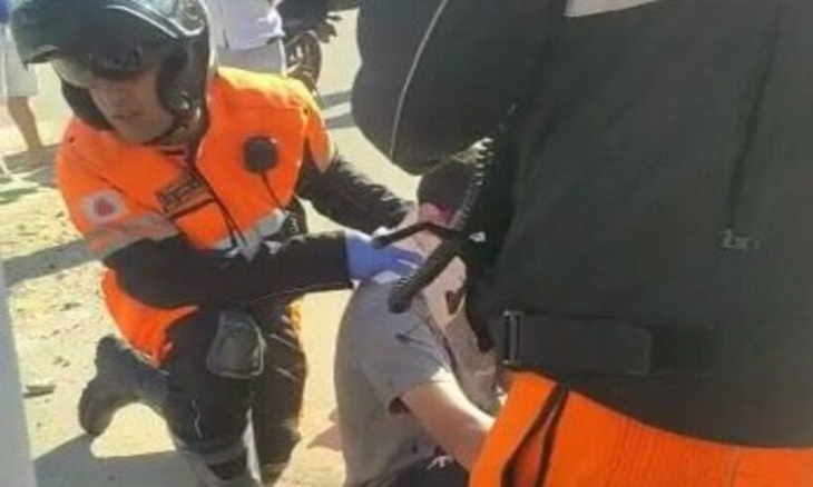 motociclista atropela cavalo e fica ferido em avenida de bh