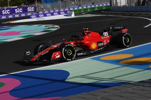 Ferrari altera motores de ambos os pilotos para a Arábia Saudita