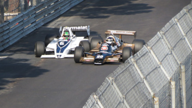 Carros clássicos: colisão a alta velocidade entre uma Brabham e uma F1 Arrows. As fotos