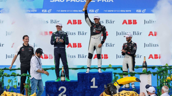 jaguar domina o pódio na primeira corrida da fórmula e no brasil