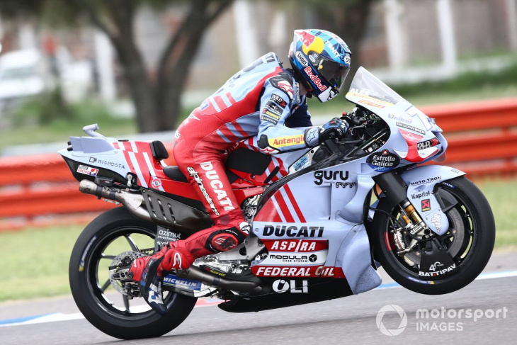na argentina, alex márquez conquista primeira pole da carreira na motogp após moto principal pegar fogo