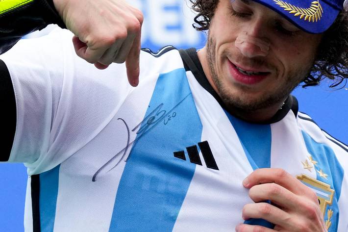 bezzecchi conquista a 1ª vitória da carreira na etapa da argentina de motogp