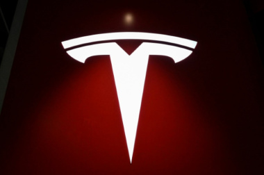 Tesla é processada por vídeos de clientes feitos por câmeras nos carros