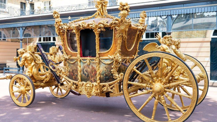 carruagem do rei charles na coroação terá ar-condicionado e vidros elétricos
