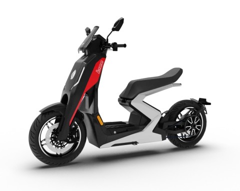 zapp vence o prémio de design red dot com a scooter i300