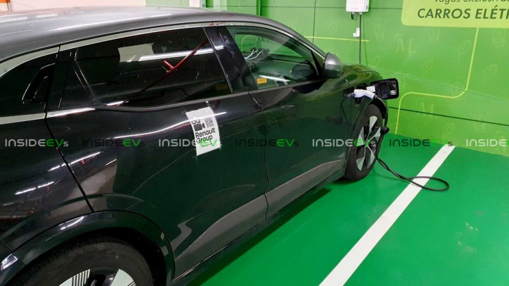 renault estuda corte global nos preços de carros elétricos por culpa da tesla