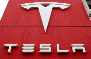 Tesla eleva previsão de gastos para 2023 enquanto corre para aumentar produção