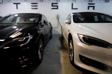 Elon Musk ‘matou’ o carro autônomo da Tesla e levou perigo às ruas