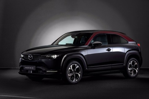 Mazda revela a nova tecnologia 'Dimming Turn Signals'