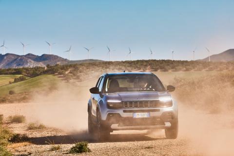 a pensar no mercado europeu: jeep avenger100% elétrico chega em junho e já o conduzimos