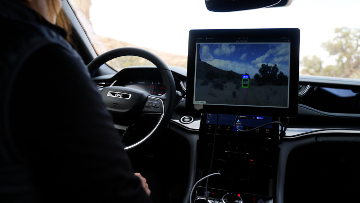vídeo: jeep mostra prévia de tecnologia de condução autônoma off-road