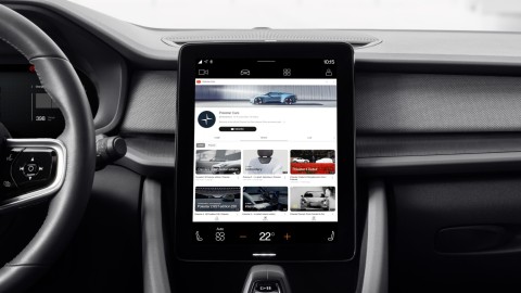 Polestar 2 recebe atualização que inclui Youtube e melhorias no Apple CarPlay