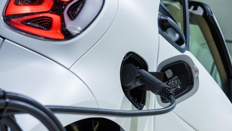 mercado de veículos elétricos regista forte crescimento em maio