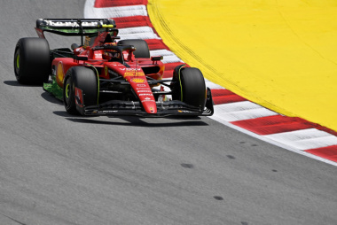 Sainz fala em “muita coisa para testar” e destaca “dia completo” da Ferrari na Espanha