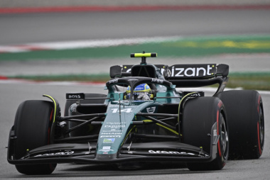 Aston Martin revela que escapada no Q1 deixou “grandes danos” no assoalho de Alonso