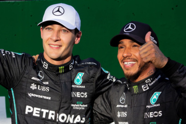 Mercedes prepara permanência de Russell até 2025 e aguarda definição de Hamilton