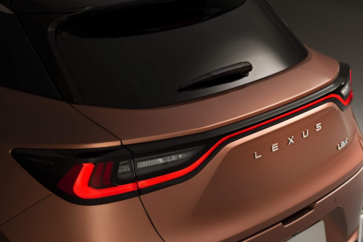 lexus lbx: suv compacto baseado no yaris chega à europa - fotos e detalhes