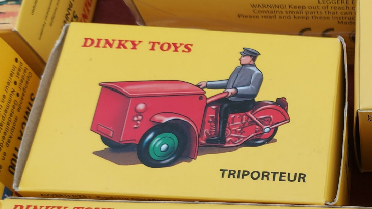 dinky toys, modelos em miniatura fundidos sob pressão: colecção em imagens