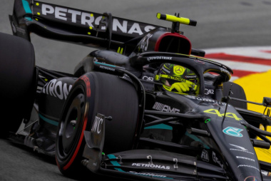 Hamilton diz que problemas no cockpit seguem na Mercedes apesar de atualizações