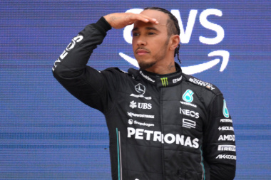 Hamilton exalta engenheiros e diz que Mercedes “encontrou um norte” com W14 ‘B’