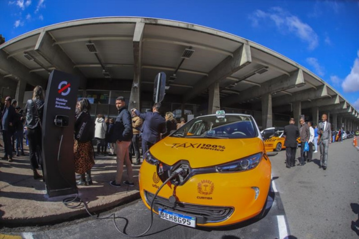 táxi elétrico: carros sustentáveis oferecem o serviço em curitiba