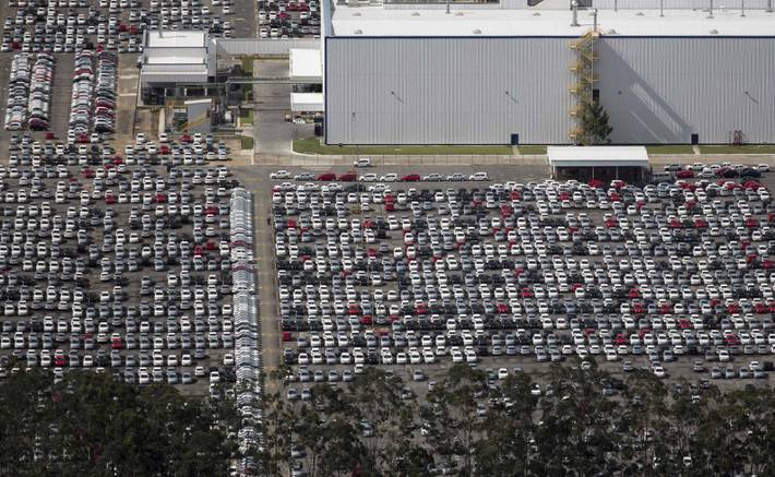 volkswagen alega ‘estagnação do mercado’ e suspende produção em três fábricas
