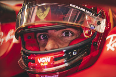 Sainz entende que bom início de 2022 atrapalhou Ferrari para 2023: “F1 é difícil”