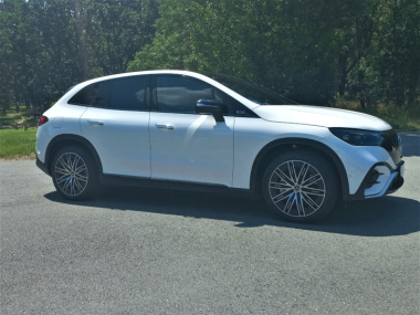 Luxuoso, tecnológico e 100% elétrico: já guiamos o novo Mercedes EQE SUV