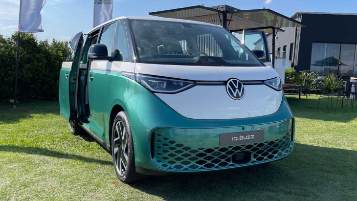 kombi elétrica, volkswagen id.buzz será lançada no brasil em 2023