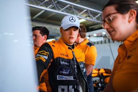 Mick Schumacher testou McLaren em Portimão