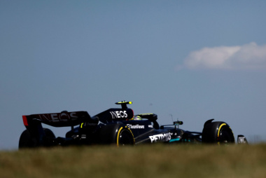 Mercedes tenta entender falta de ritmo na Inglaterra e põe Schumacher no simulador
