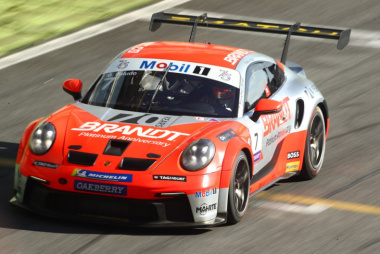 Paludo segura Müller e se torna o maior vencedor da história da Porsche Cup com triunfo em Interlagos