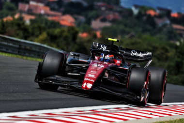 Zhou elogia “carro competitivo” da Alfa Romeo e comemora 5º lugar no grid na Hungria