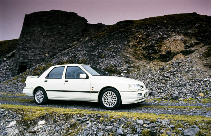 ford sierra sapphire rs cosworth 4×4 1990 a 1992: ícone do design e da performance