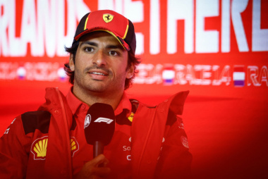 Sainz mostra otimismo pós-Holanda e vê Ferrari “mais perto do normal” na Itália