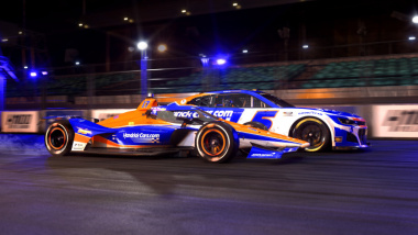 McLaren divulga pintura de Larson para 500 Milhas de Indianápolis de 2024