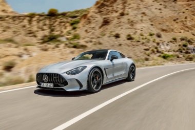 Mercedes-AMG revela a nova geração do GT Coupé agora com quatro lugares