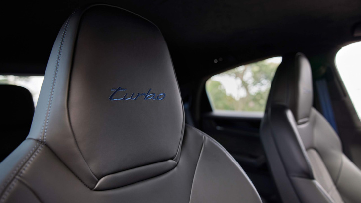 porsche cayenne turbo e-hybrid 2024 é o mais potente da história
