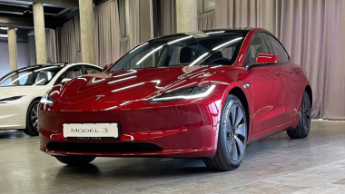 Tesla Model 3 ganha retoque visual, mais recursos e 675 km de alcance