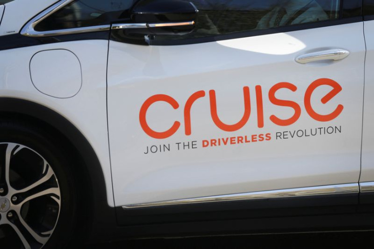 cruise, da gm, apresenta veículo autônomo acessível para cadeiras de rodas
