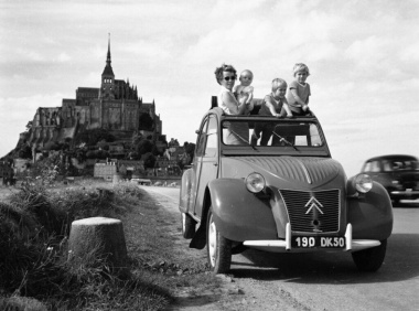 Icónico Citroën 2 CV comemora 75 anos