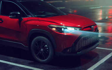 Toyota Corolla Cross Hybrid Nightshade 2024 chega aos EUA - fotos e detalhes