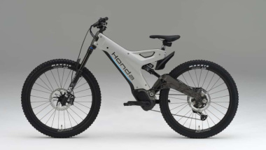 Honda apresenta sua 1ª bicicleta elétrica, que aposta em design realista