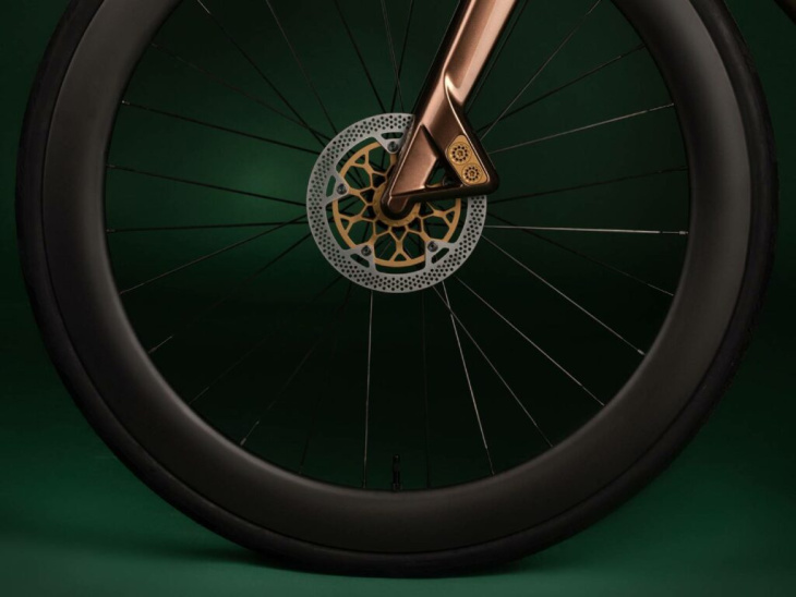 .1r: a aston martin das bicicletas inspira-se na f1