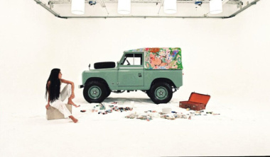 Artista portuguesa transforma Land Rover clássico numa tela